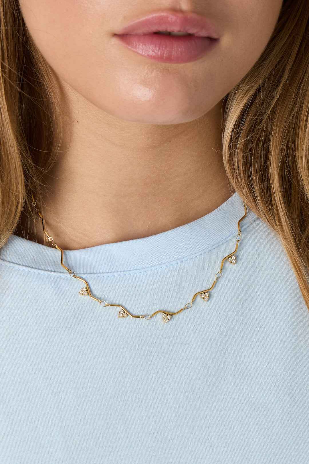 Ketting met zigzag patroon en steentjes