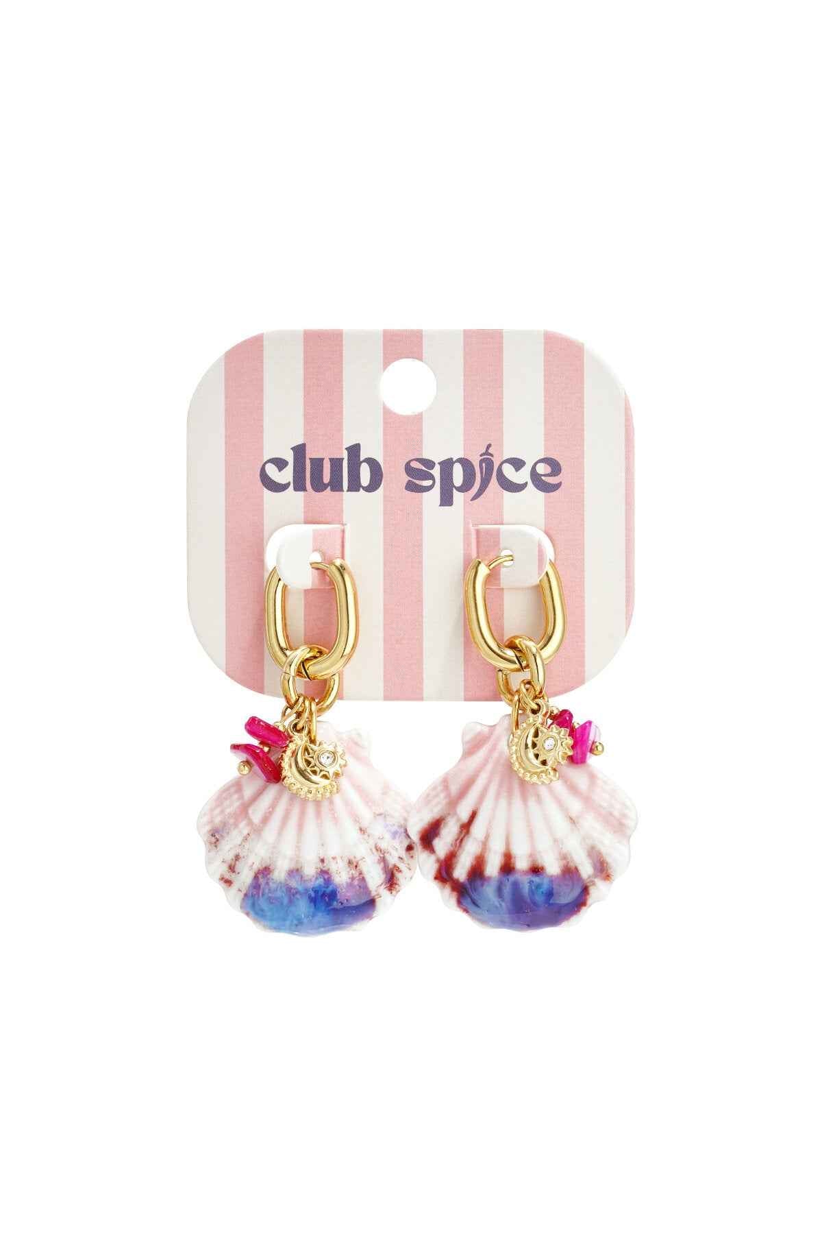Oorbellen met grote schelp en kralen charms