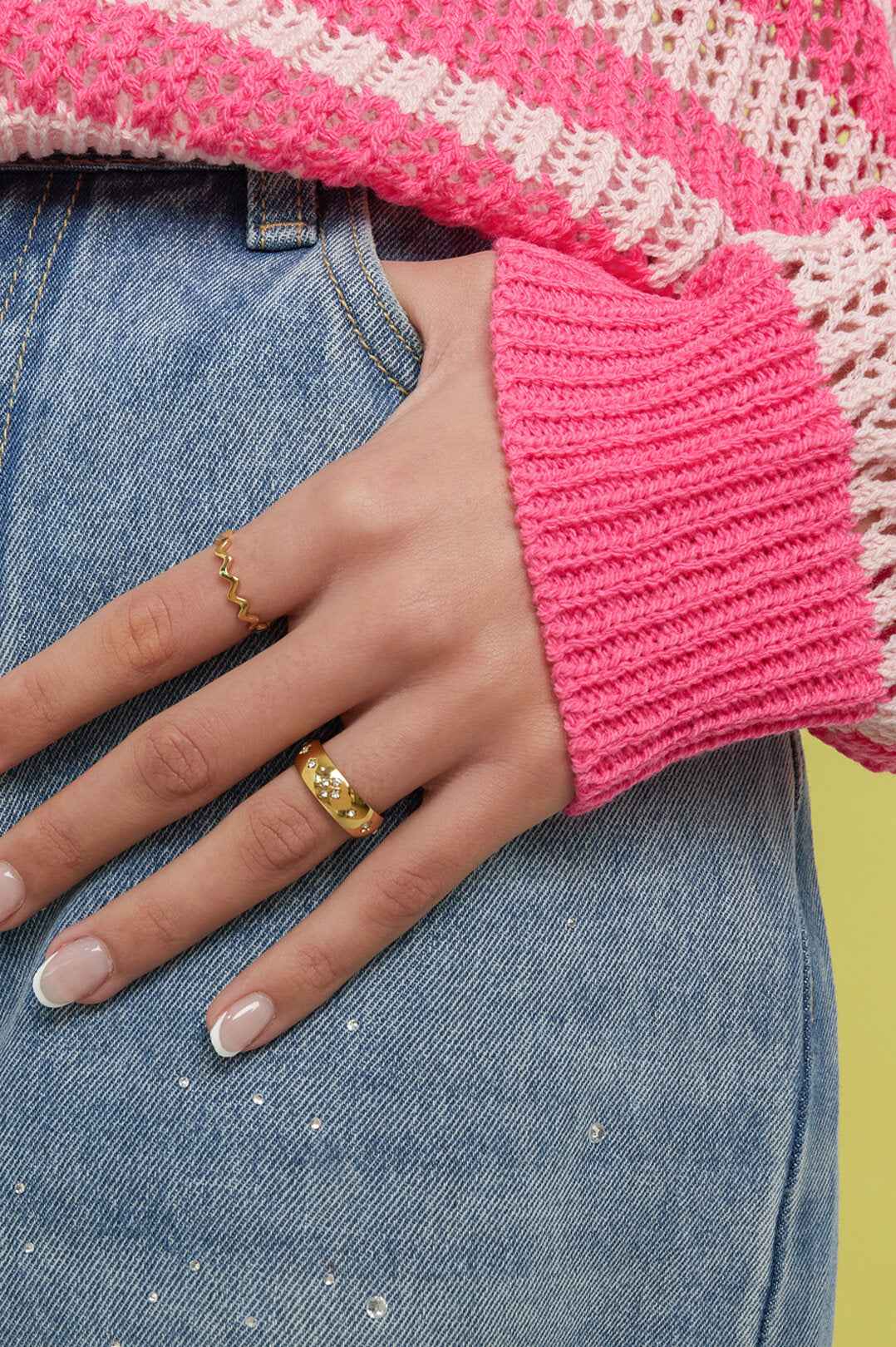 Ring met steentjes in klaver patroon
