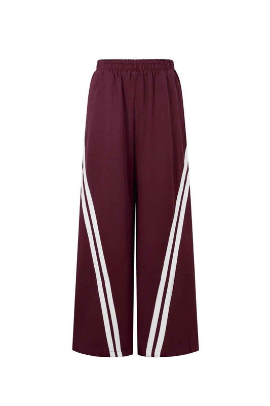 Gimme Straight Pants: Comfortable, Stylish, and Sporty