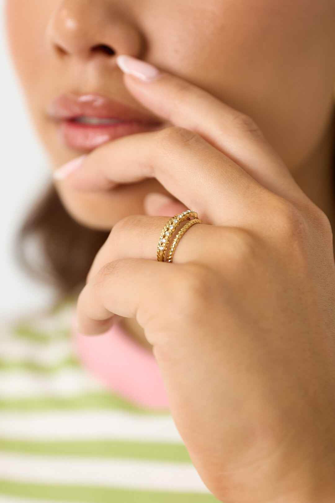 Dubbele ring met kleine steentjes