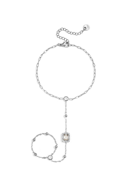Handchain met omlijste statement steen