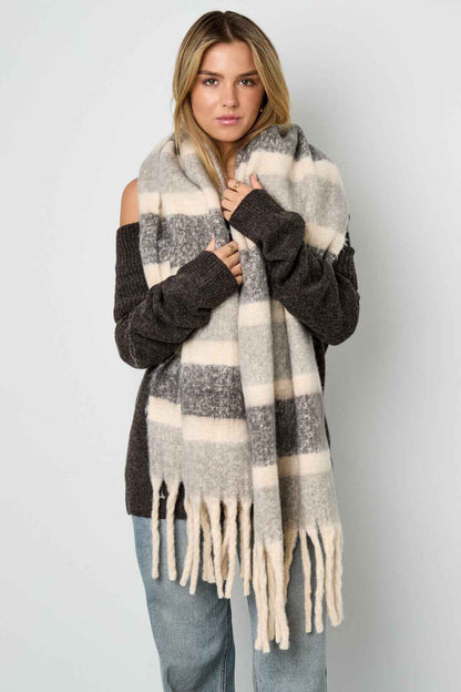 Soft & Stylish Winter Scarf for Women - Stay Warm in Style