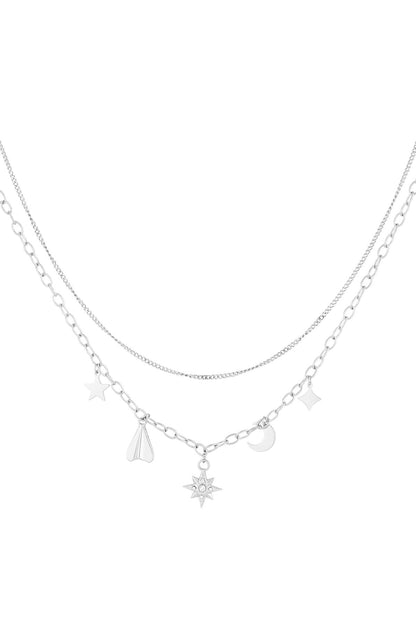 Elegant Multi-Layered Necklace in Silver and Gold