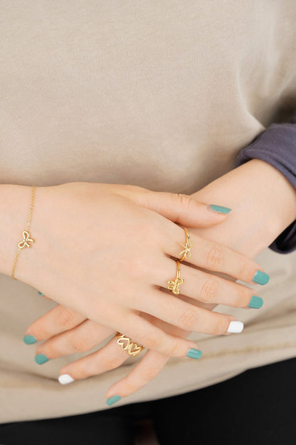 Elegant Minimalist Rings in Silver & Gold