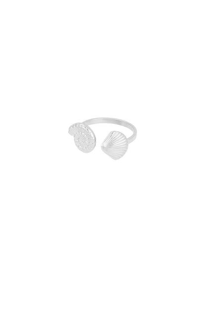Elegant Statement Rings in Silver & Gold