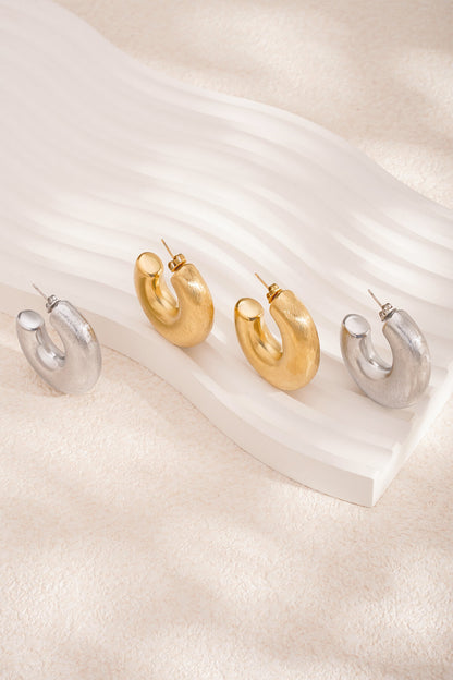 Elegant Basic Hoop Earrings in Silver & Gold