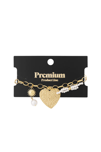 Elegant Gold Heart Charm Bracelet for Everyday Wear