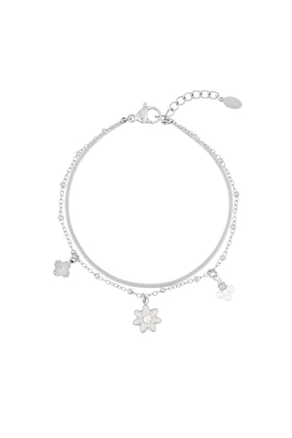 Elegant 14K Gold Plated Flower Charm Bracelet