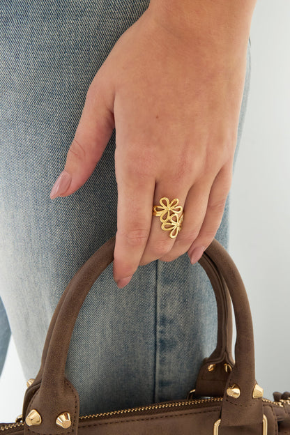 Elegant Gold Statement Ring - Adjustable Fit for All
