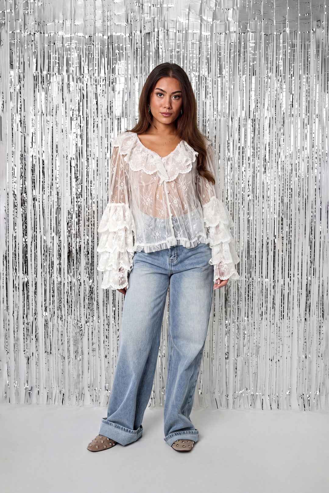 Elegant Off-White Floral Lace Blouse for Spring/Summer