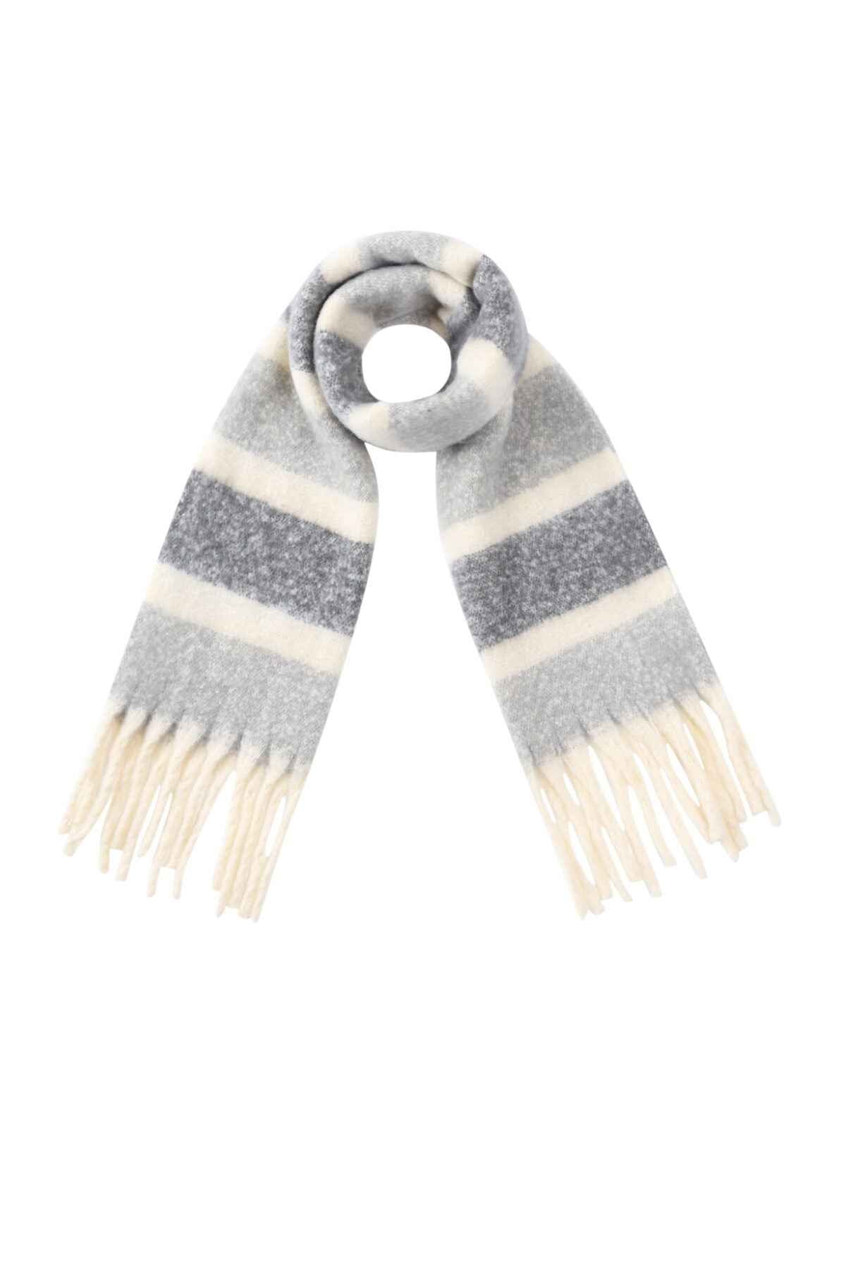 Soft & Stylish Winter Scarf for Women - Stay Warm in Style