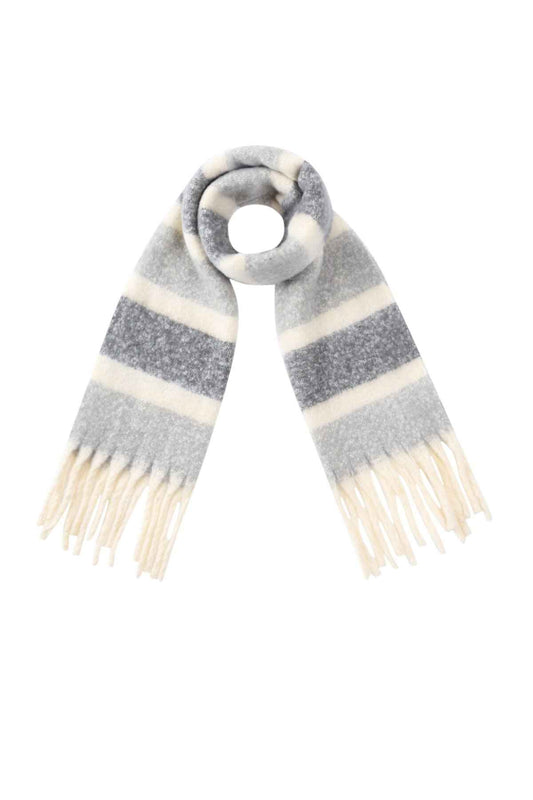 Soft & Stylish Winter Scarf for Women - Stay Warm in Style