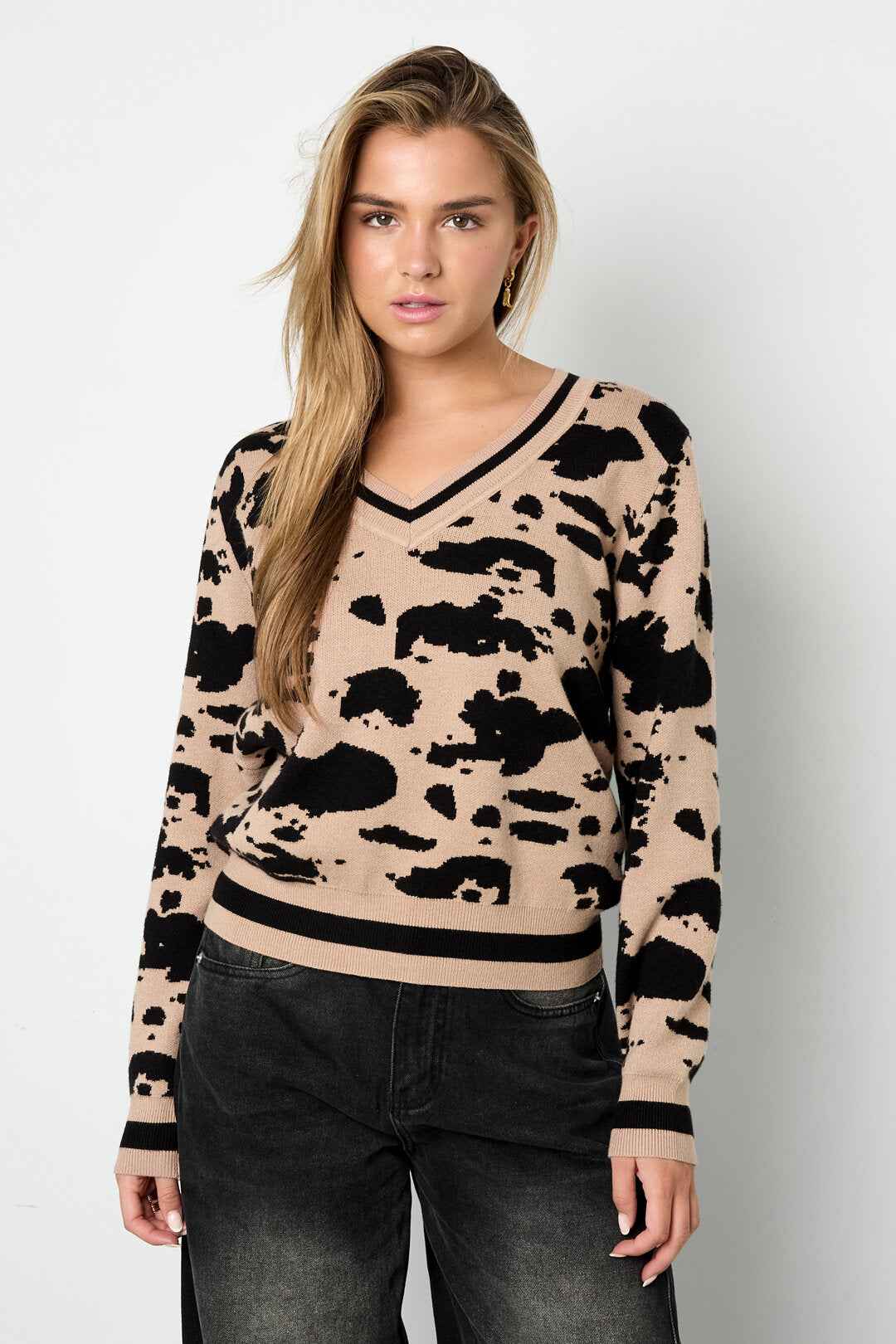 Gimme Khaki & Off-White Knit Sweaters for Fall/Winter