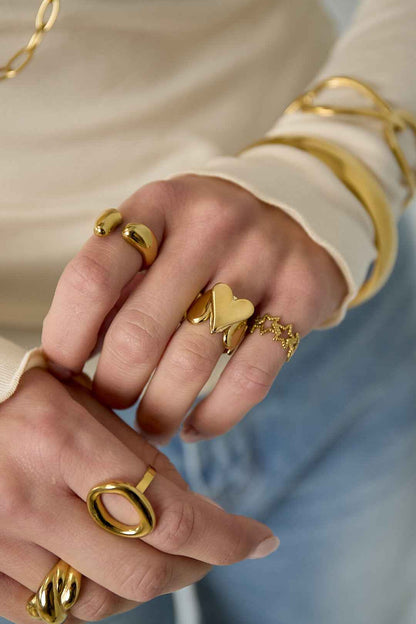 Statement ring met druppeldetails en hart