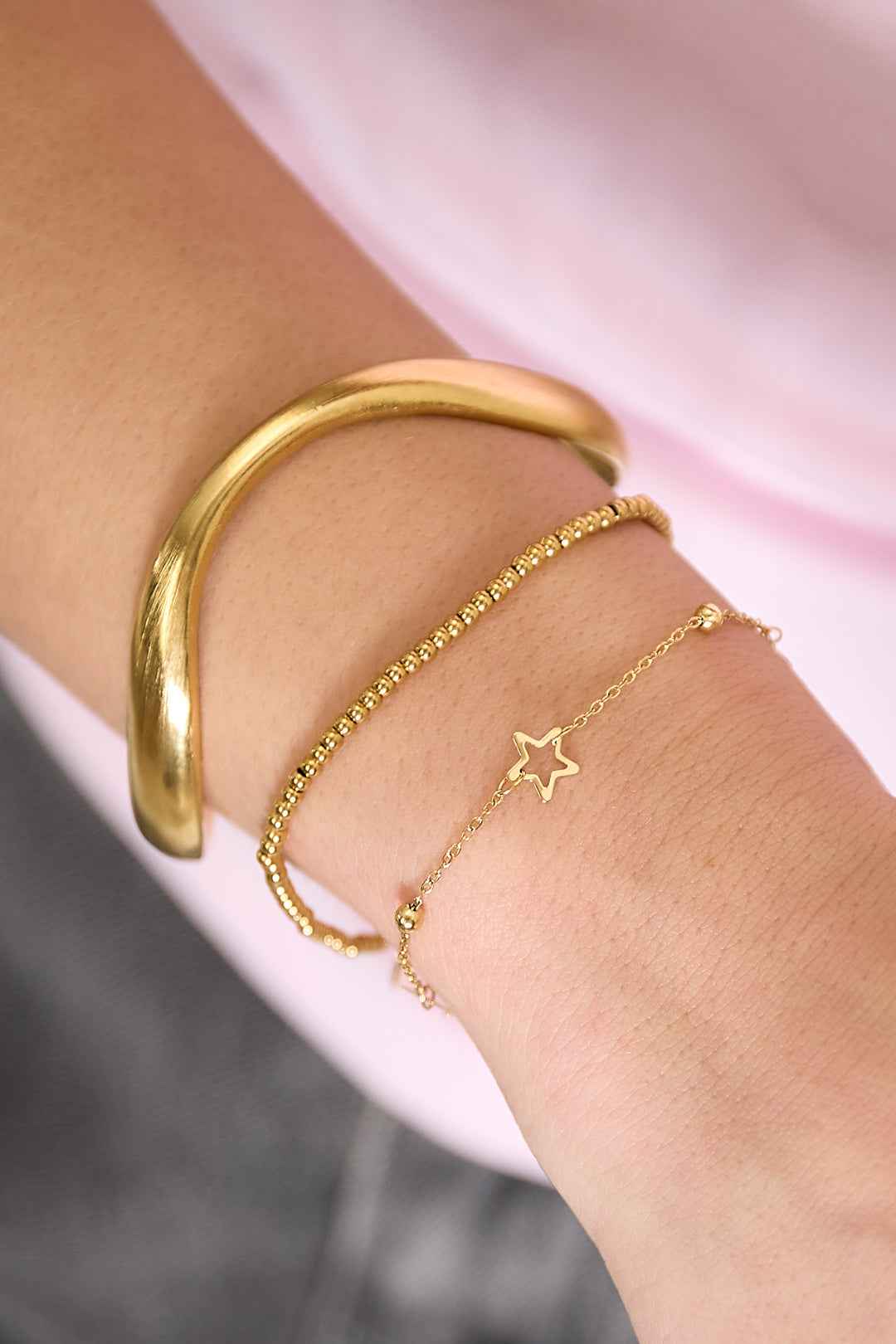 Organically shaped bangle