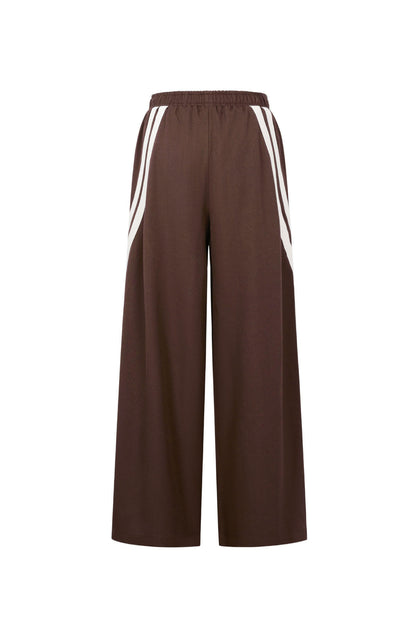 Gimme Straight Pants: Comfortable, Stylish, and Sporty