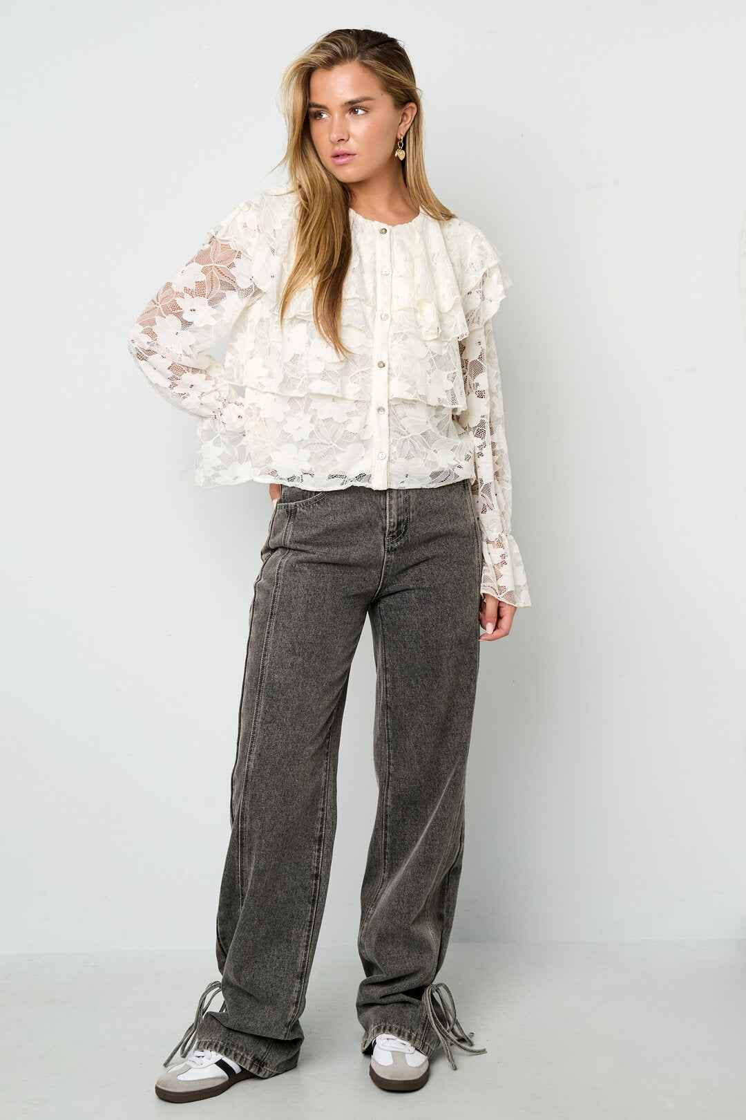 Elegant Floral Lace Panel Woven Shirt for Fall/Winter