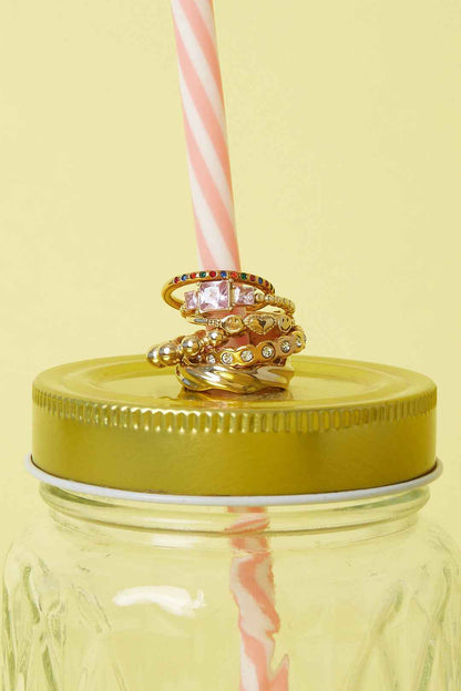 Ring met vierkante steentjes