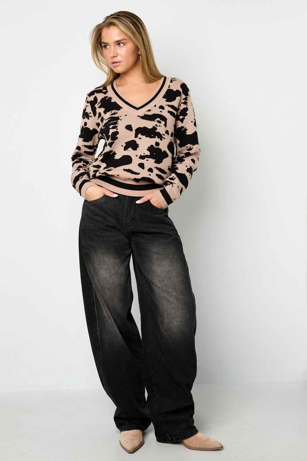 Gimme Khaki & Off-White Knit Sweaters for Fall/Winter