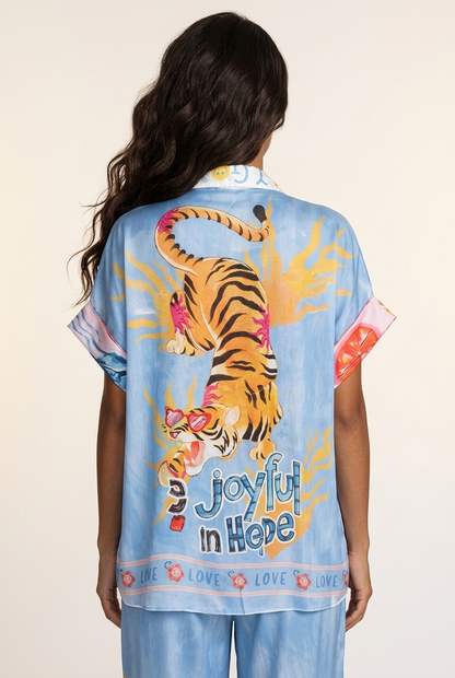 Achterkant van blouse met tijgerprint