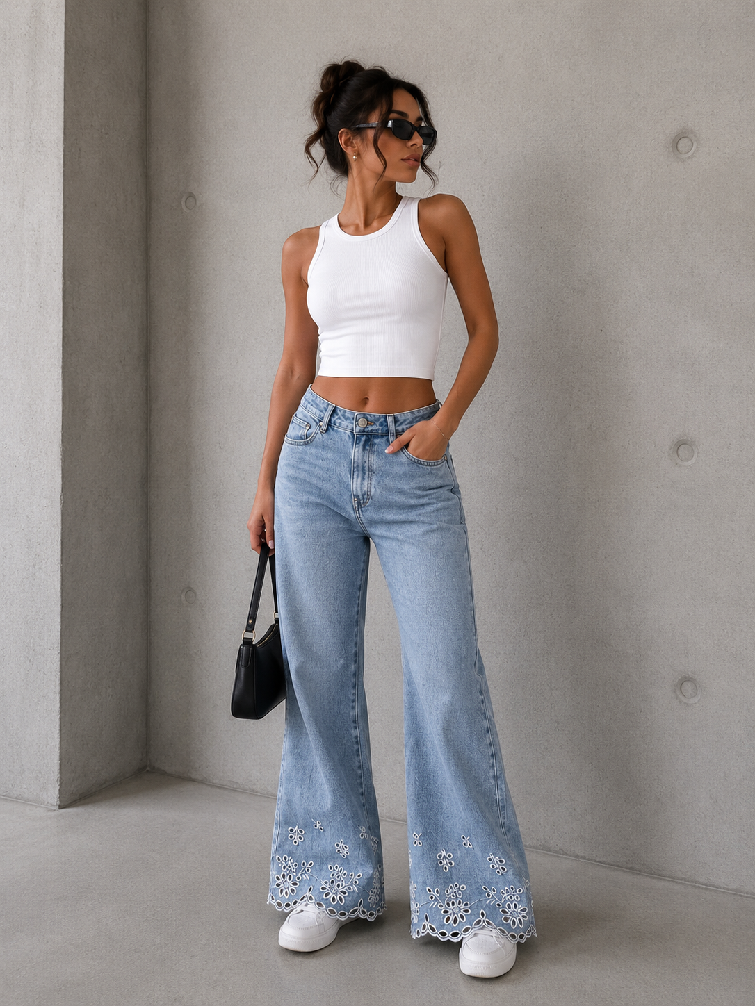 Flared jeans van Goodies met opengewerkte onderkant