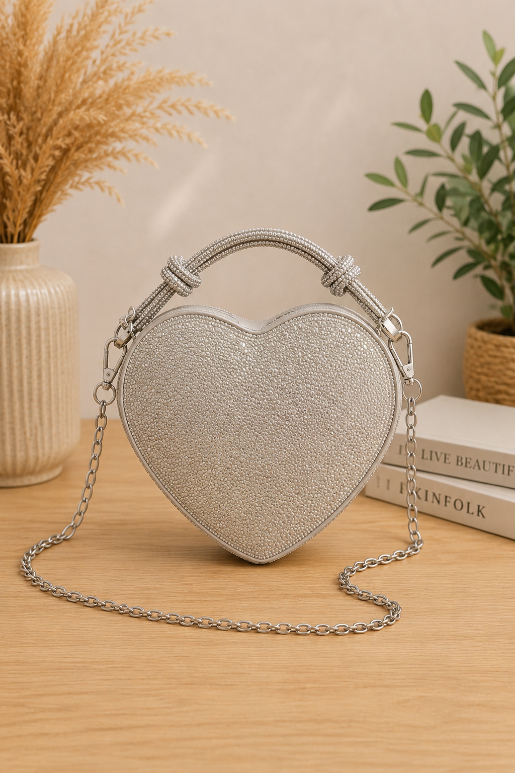 Hartvormige tas met strass in zilver