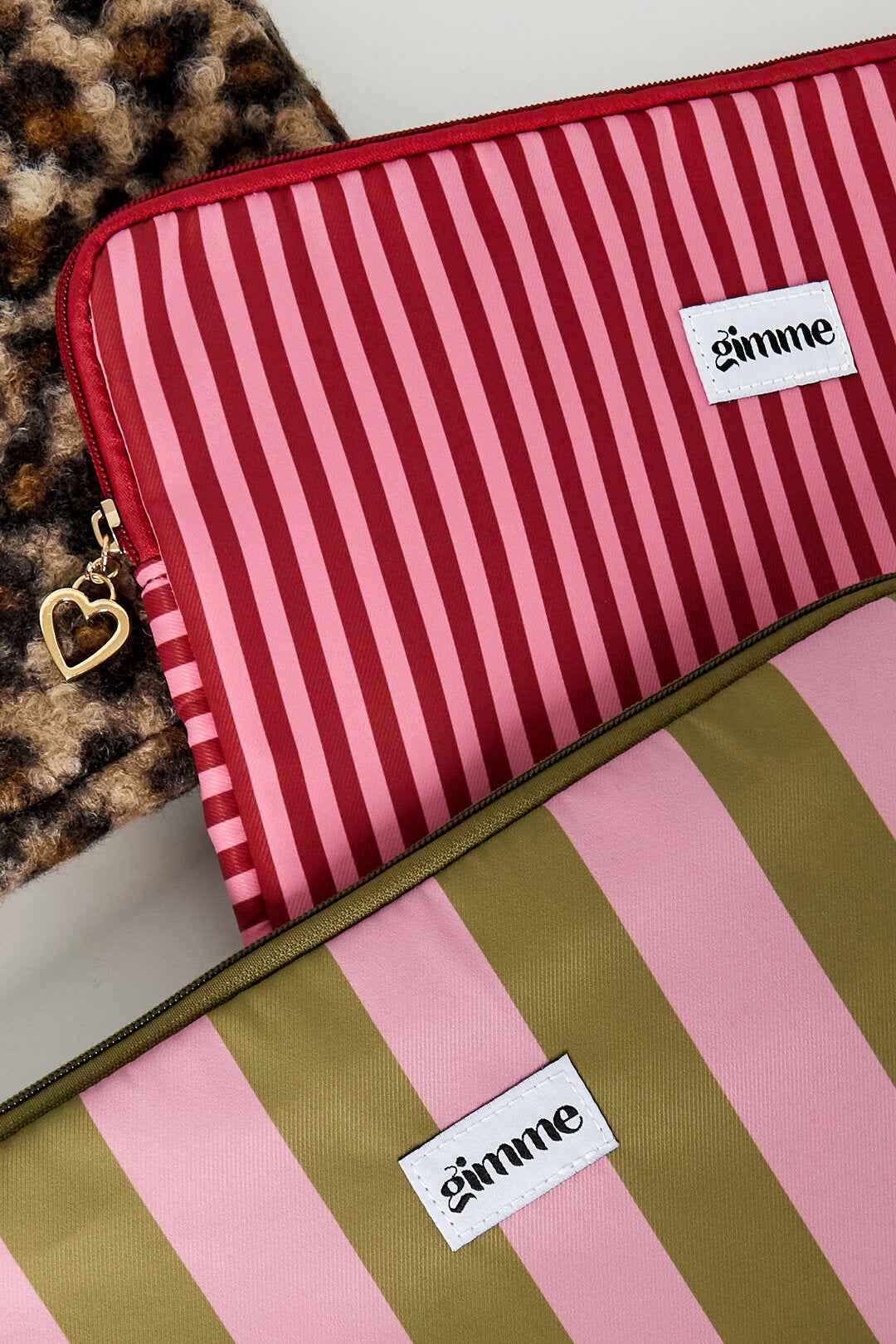 Stylish Red Laptop Bag for Everyday Use