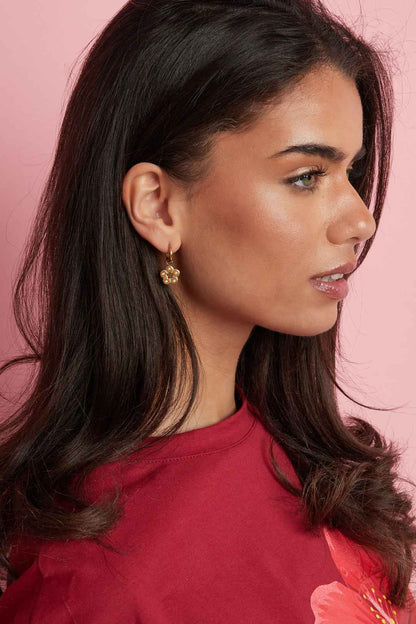 Earrings with stones in flower