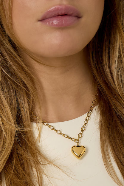 Elegant Gold Heart Pendant Necklace for Everyday Wear