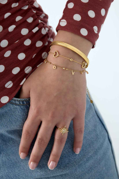 Love armband met hangende steentjes
