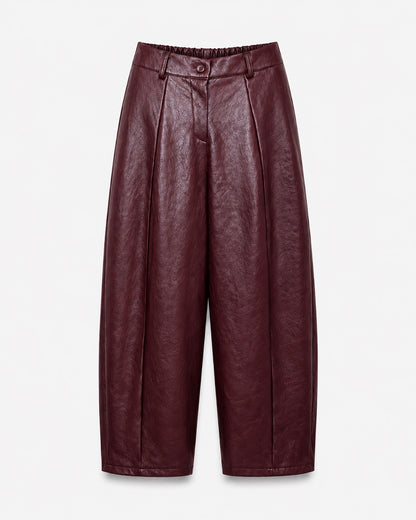 Bordeaux balloon lederlook broek met plooien, steekzakken en elastische taille achter