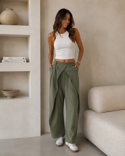 Broek Mila khaki gedragen – My Zaya