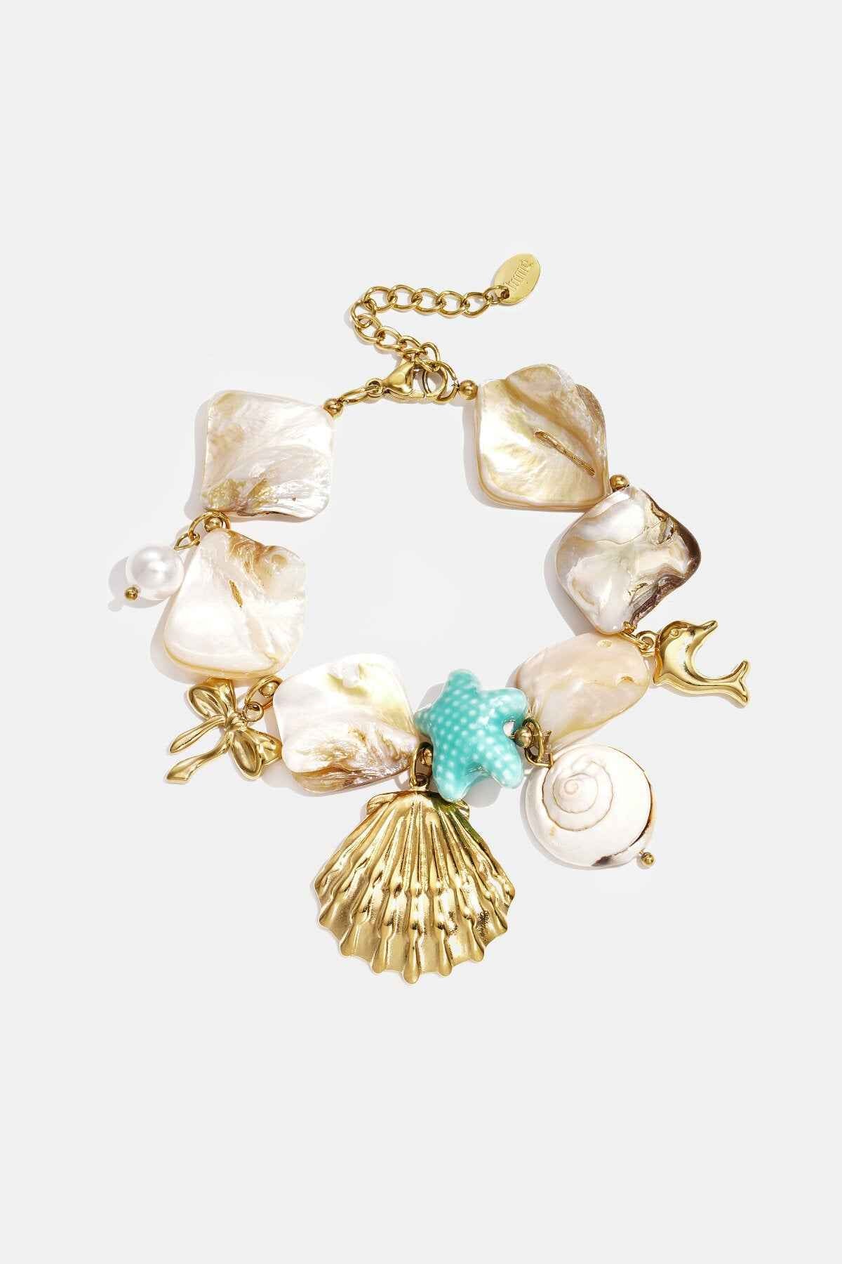 Armband met schelpen, zee charms, goude en blauwe kralen
