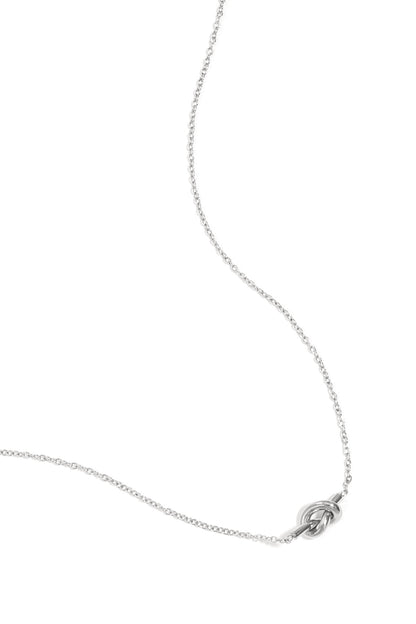 simpele ketting met geknoopte bedel