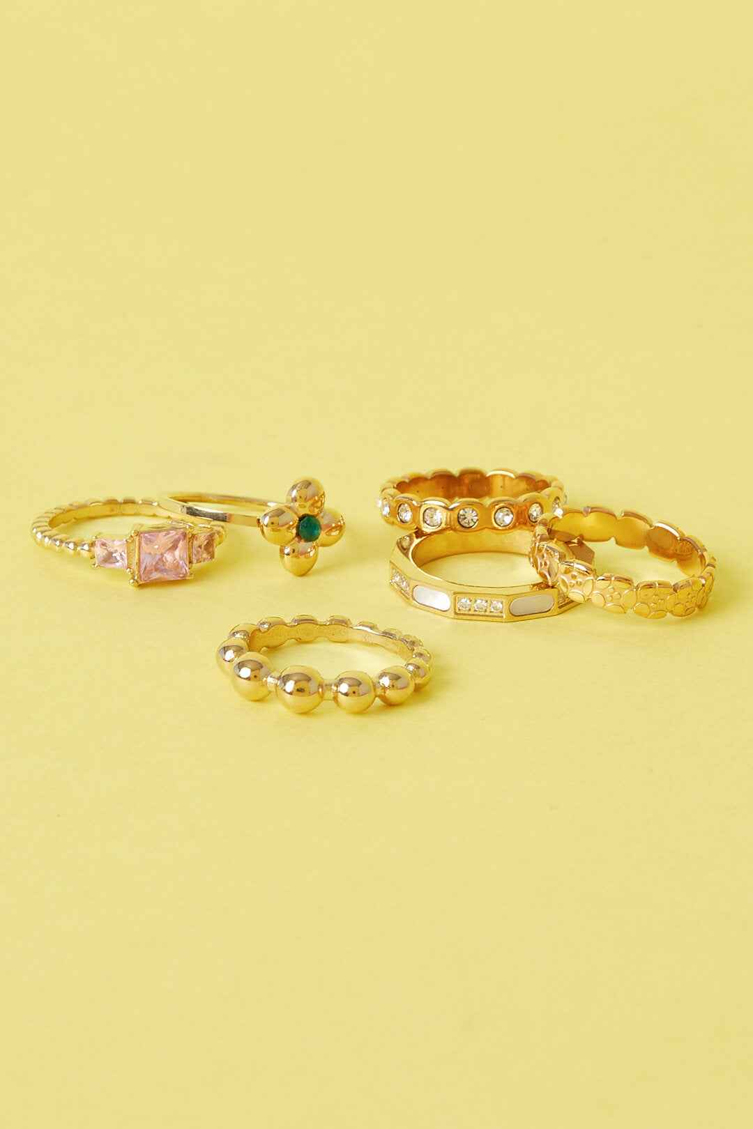 Statement ring met klaver en steentje
