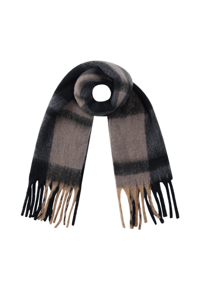 Chic Winter Scarf for Women | Soft & Stylish Plaid
