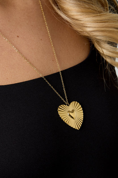 Elegant Gold Heart Pendant Necklace for Everyday Wear