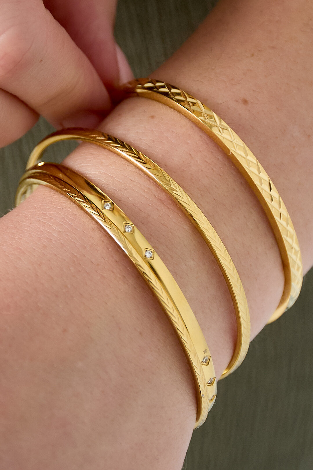 Elegant Irregular Shaped Bangle for Daily Wear