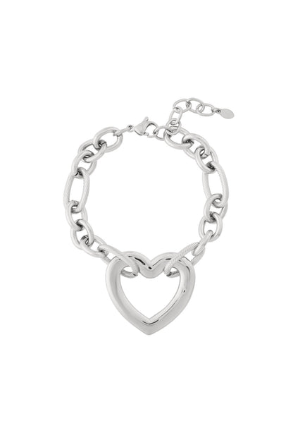 Elegant Heart Charm Bracelet for Everyday Wear