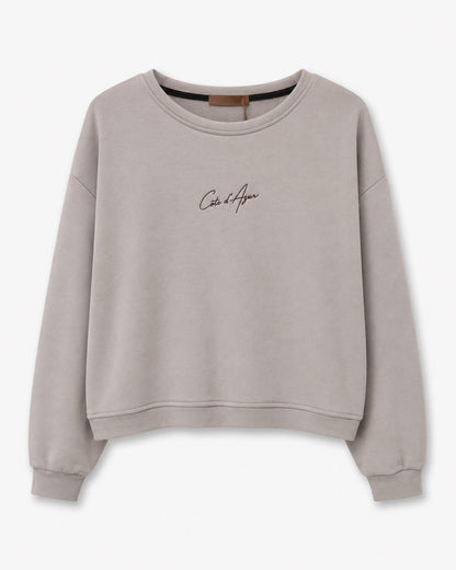 MOOIJ Sweater Celine Côte d'Azur beige voorkant met kleine geborduurde tekst