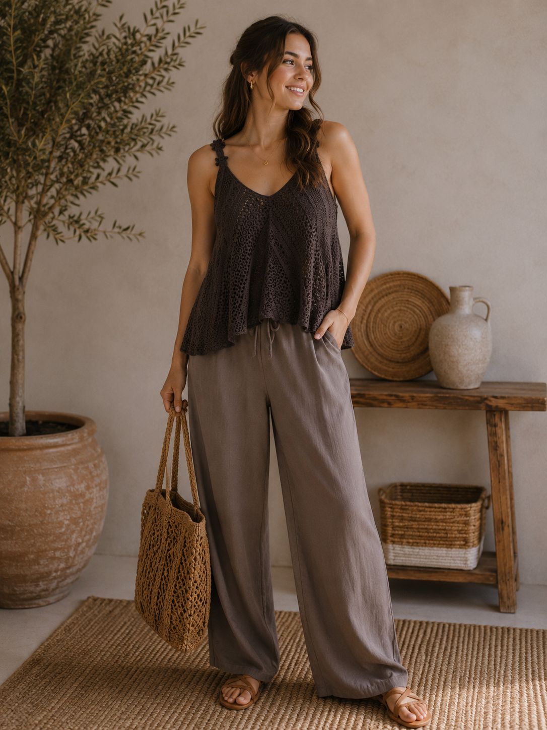 Bruine Top Lena Lace met kanten stof en sierbandjes